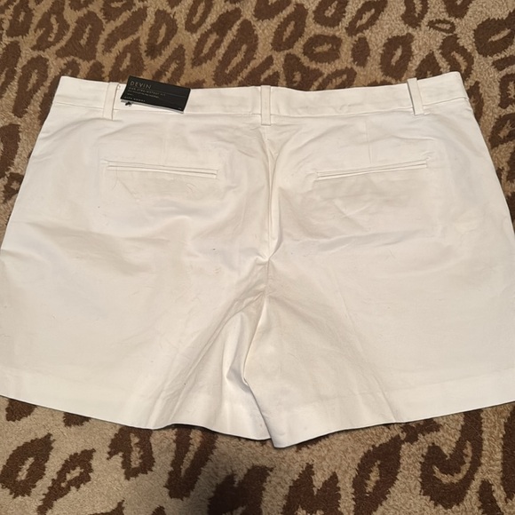 NWT Ann Taylor City Shorts Womens 14 Devin Fit Straight Stretch Flat Front White - Picture 4 of 12